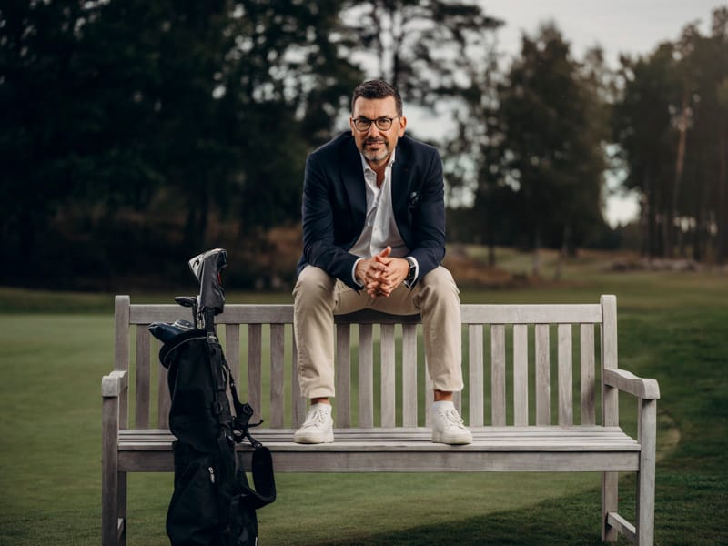 Nicklas Raask har utsetts till ny koncernchef och VD för Caddies Europe AB. Caddies, som bland annat äger GolfStar, är en ledande aktör inom golfspelsindustrin på den europeiska marknaden. Nicklas tillträder 1 januari 2025 och ersätter grundaren Tony Trigell som då övergår till rollen som arbetande styrelseordförande.